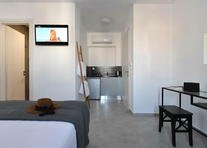 Harmony Naousa (Paros)